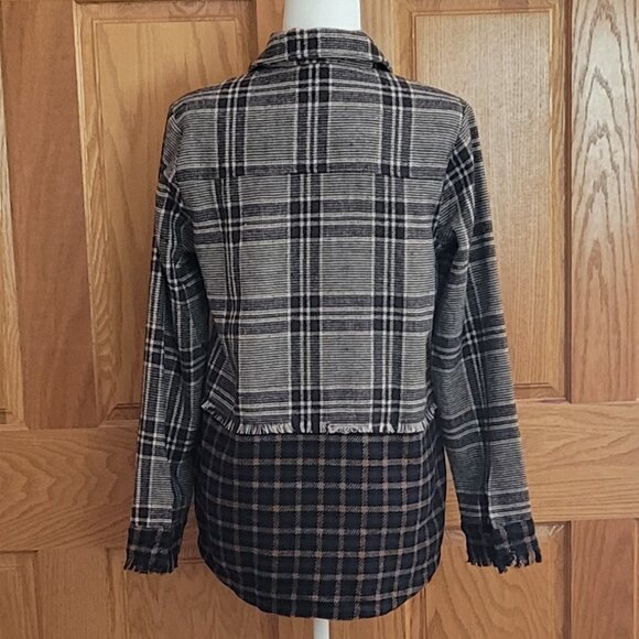 Brown Plaid Shirt Jacket Shacket Fringed Frayed Hem Detail Layering Fall NEW - Picture 13 of 13